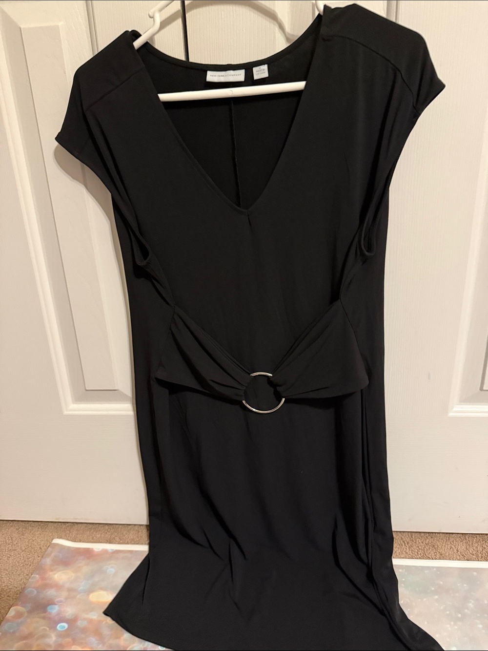 New York & Company Classic Black V-Neck Ring Waist Dress size medium
